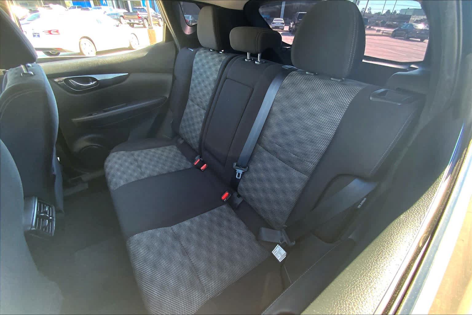 Used 2020 Nissan Rogue Sport SV FWD image 20