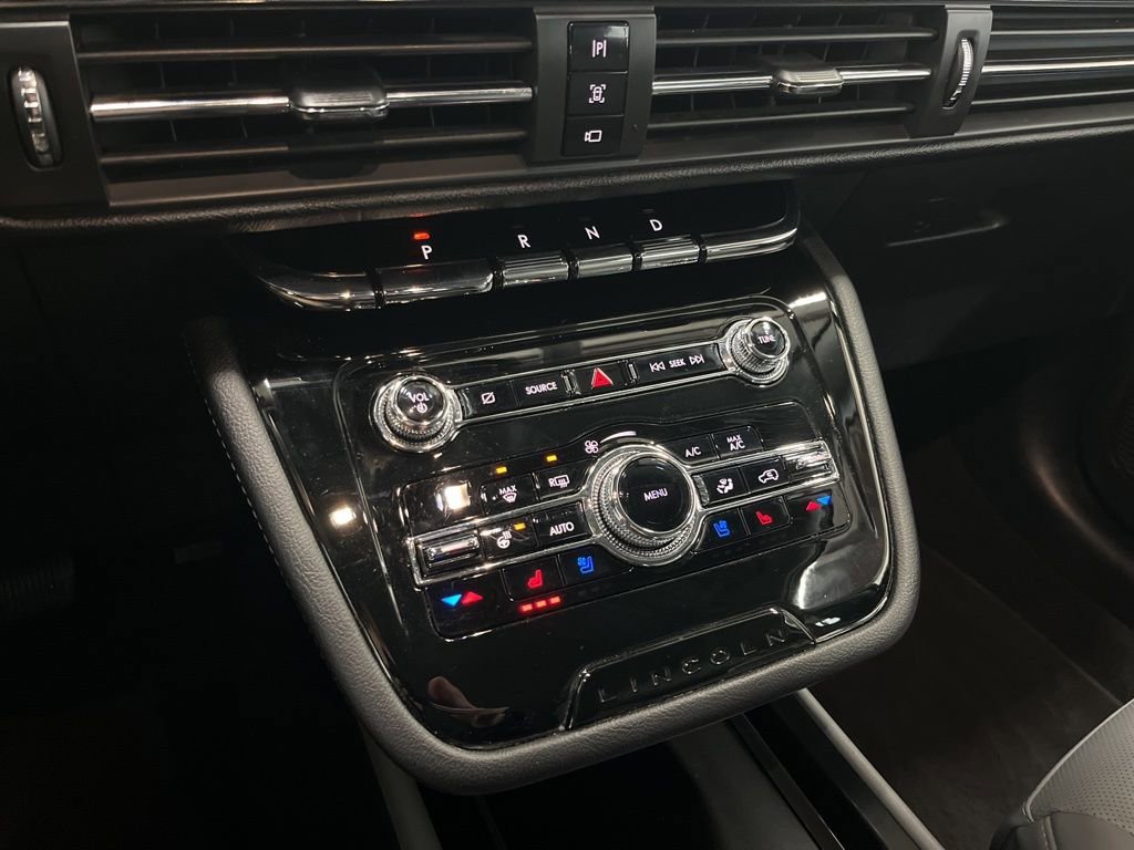 Used 2022 Lincoln Corsair AWD w/ Equipment Group 101A image 14