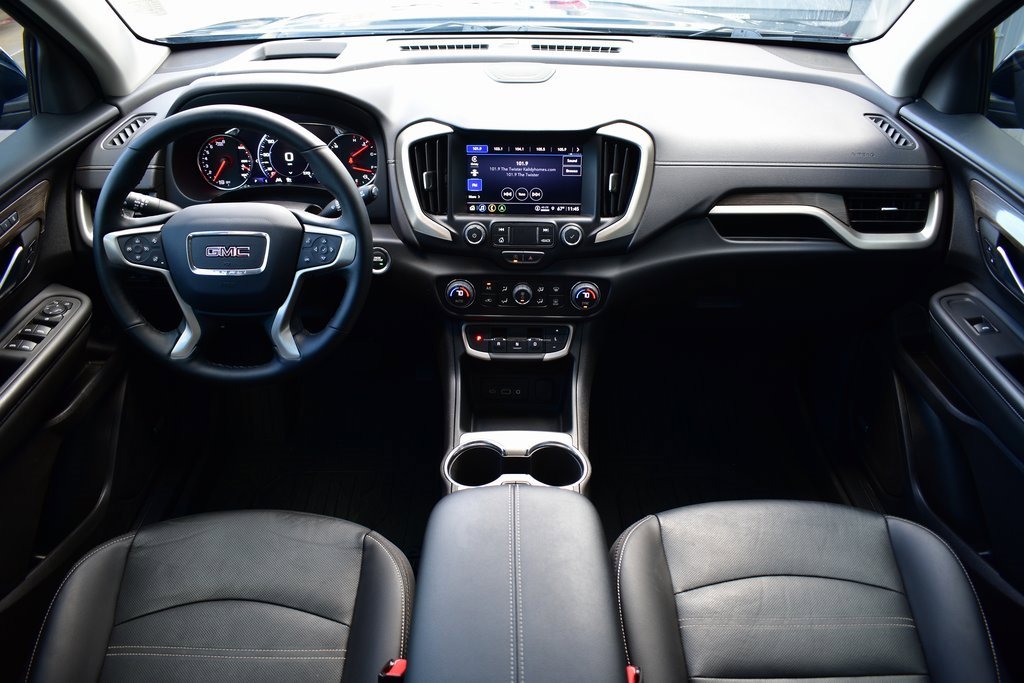 Used 2024 GMC Terrain Denali w/ Denali Premium Package image 27