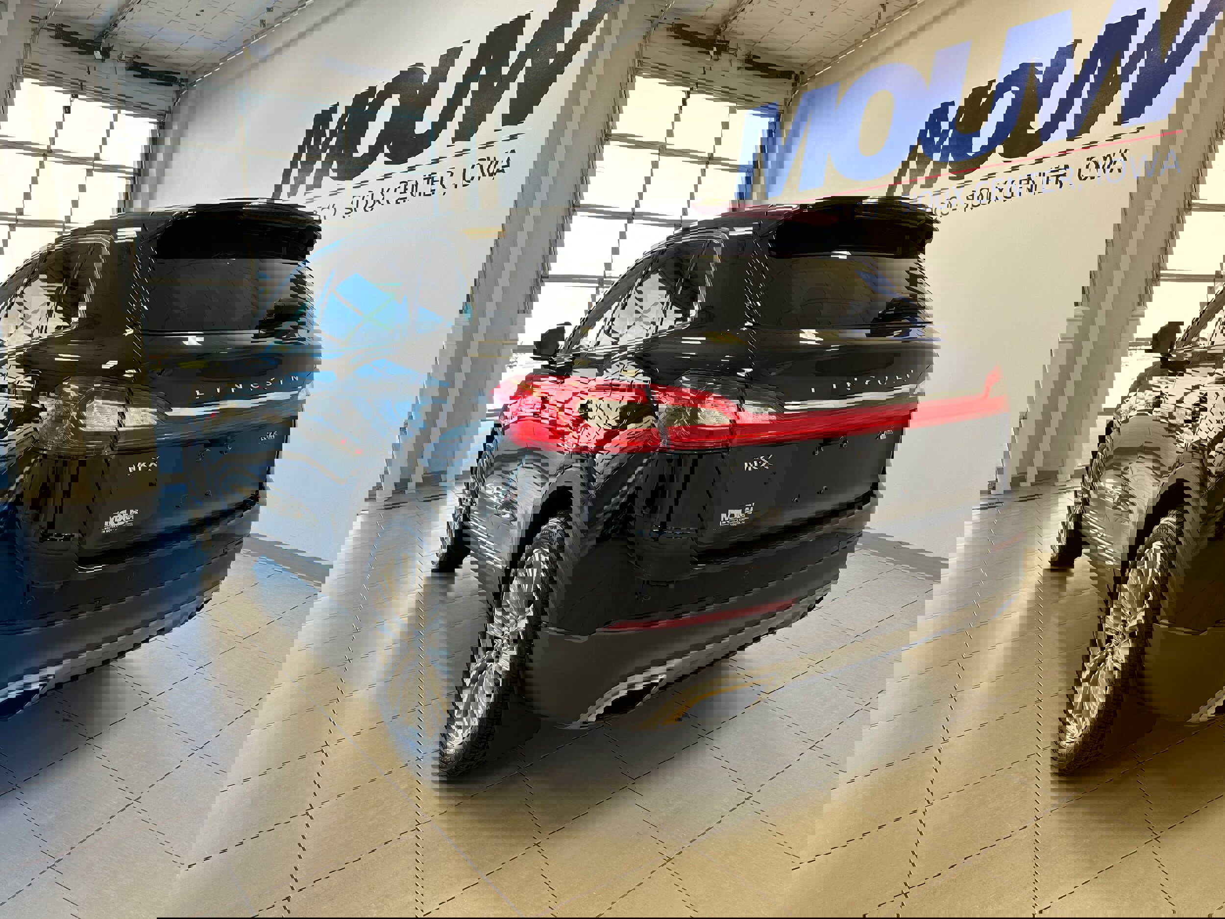 Used 2016 Lincoln MKX Reserve w/ Driver Assistance Package image 6