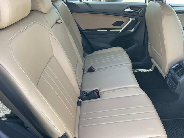 Used 2023 Volkswagen Tiguan SE AWD/4WD image 26