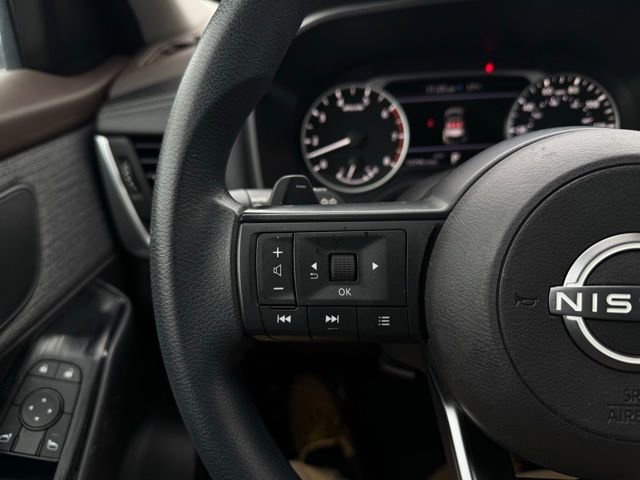 Used 2023 Nissan Rogue S image 21