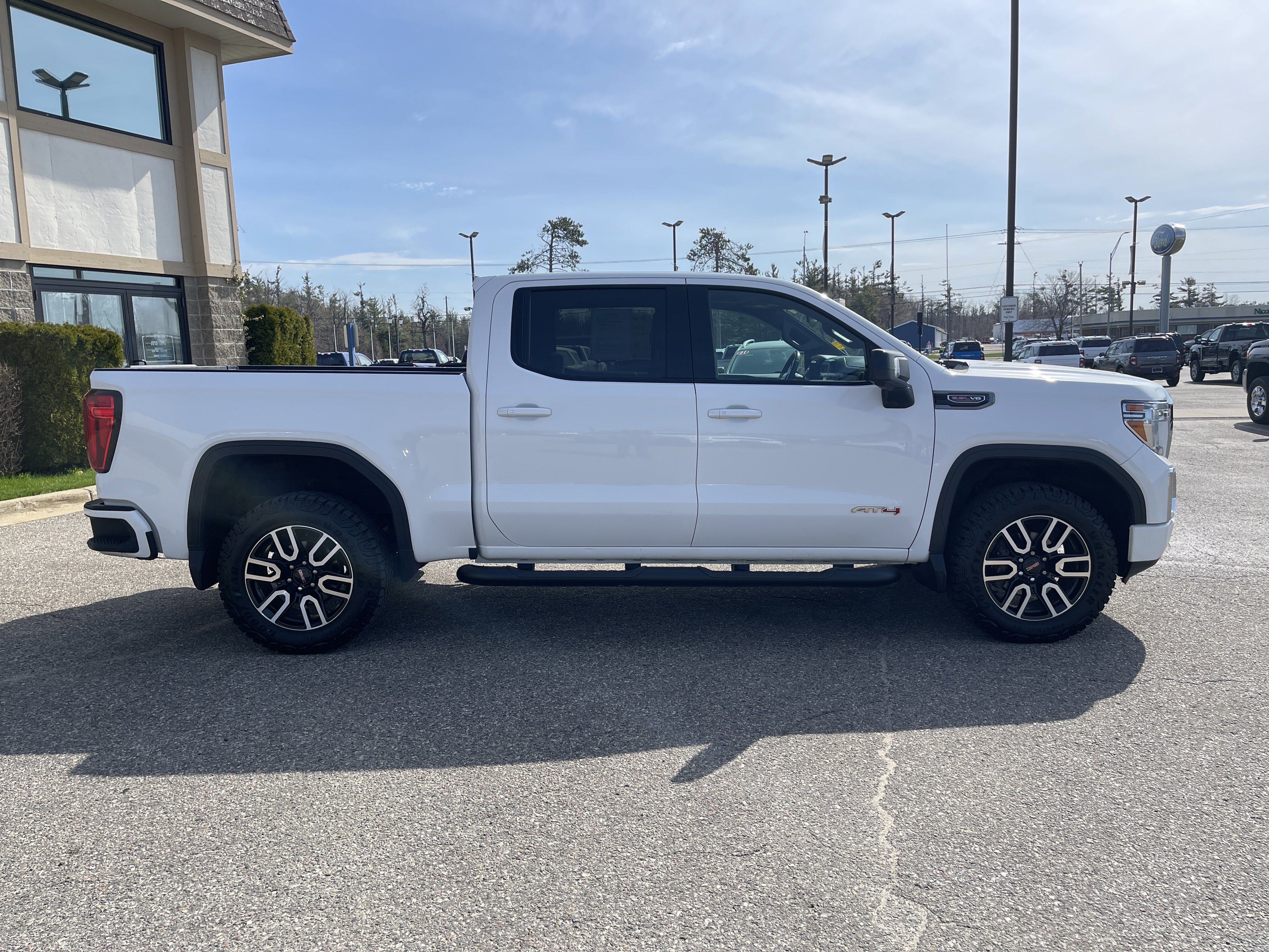 Used 2019 GMC Sierra 1500 AT4 w/ AT4 Premium Package AWD/4WD image 2