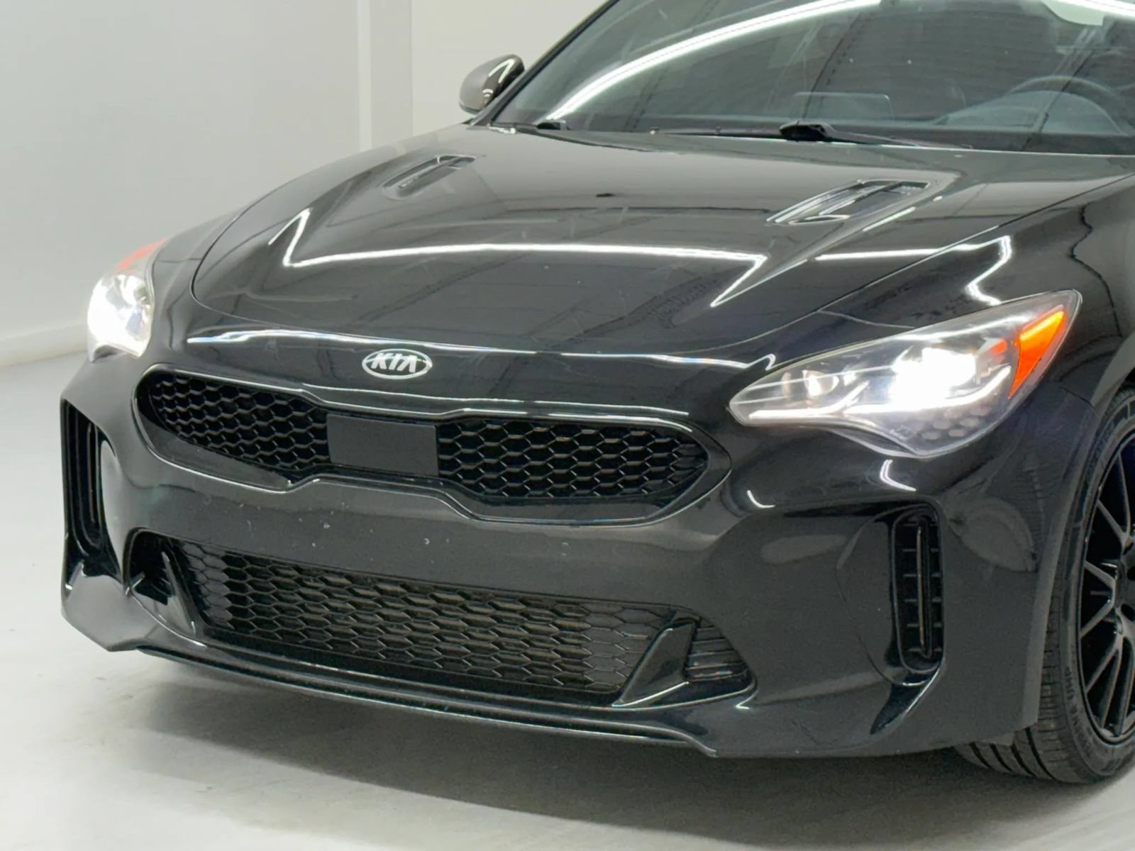 Used 2018 Kia Stinger GT2 AWD/4WD image 39