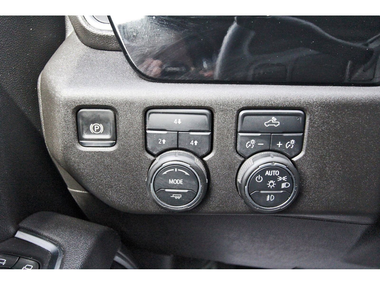 Used 2025 Chevrolet Silverado 2500 LT w/ Convenience Package image 19