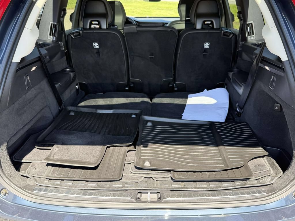 Used 2022 Volvo XC90 T6 Momentum w/ Advanced Package AWD/4WD image 11