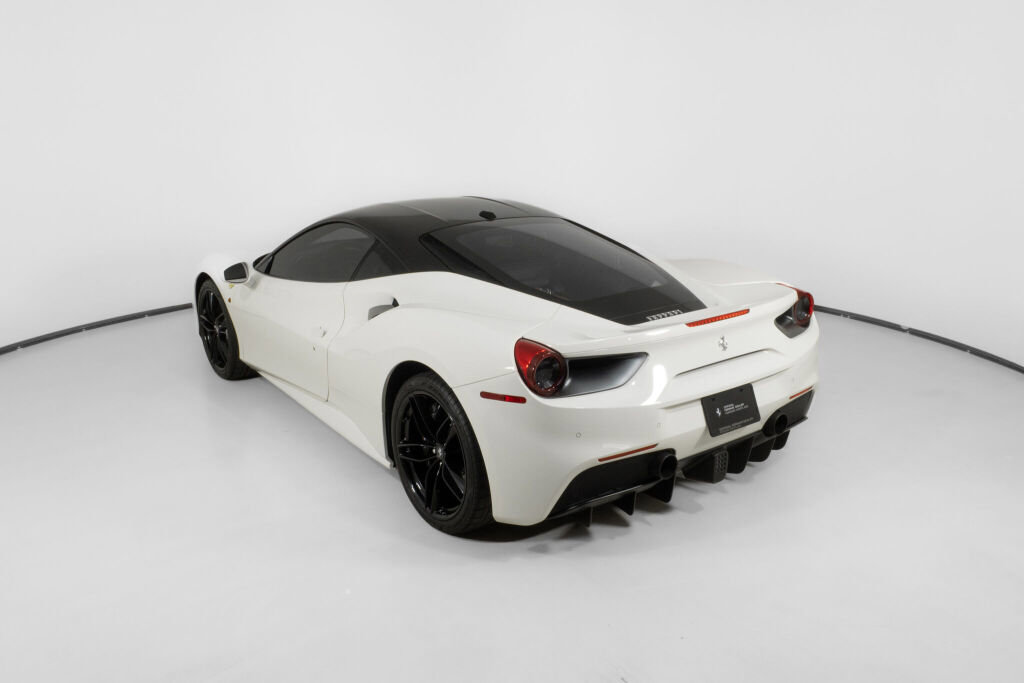 Used 2018 Ferrari 488 GTB image 5