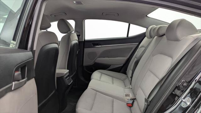 Used 2017 Hyundai Elantra SE FWD image 17