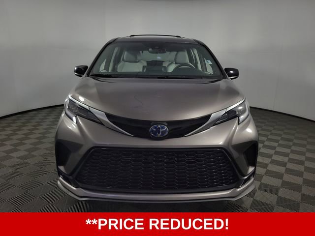 Used 2022 Toyota Sienna XSE video 2