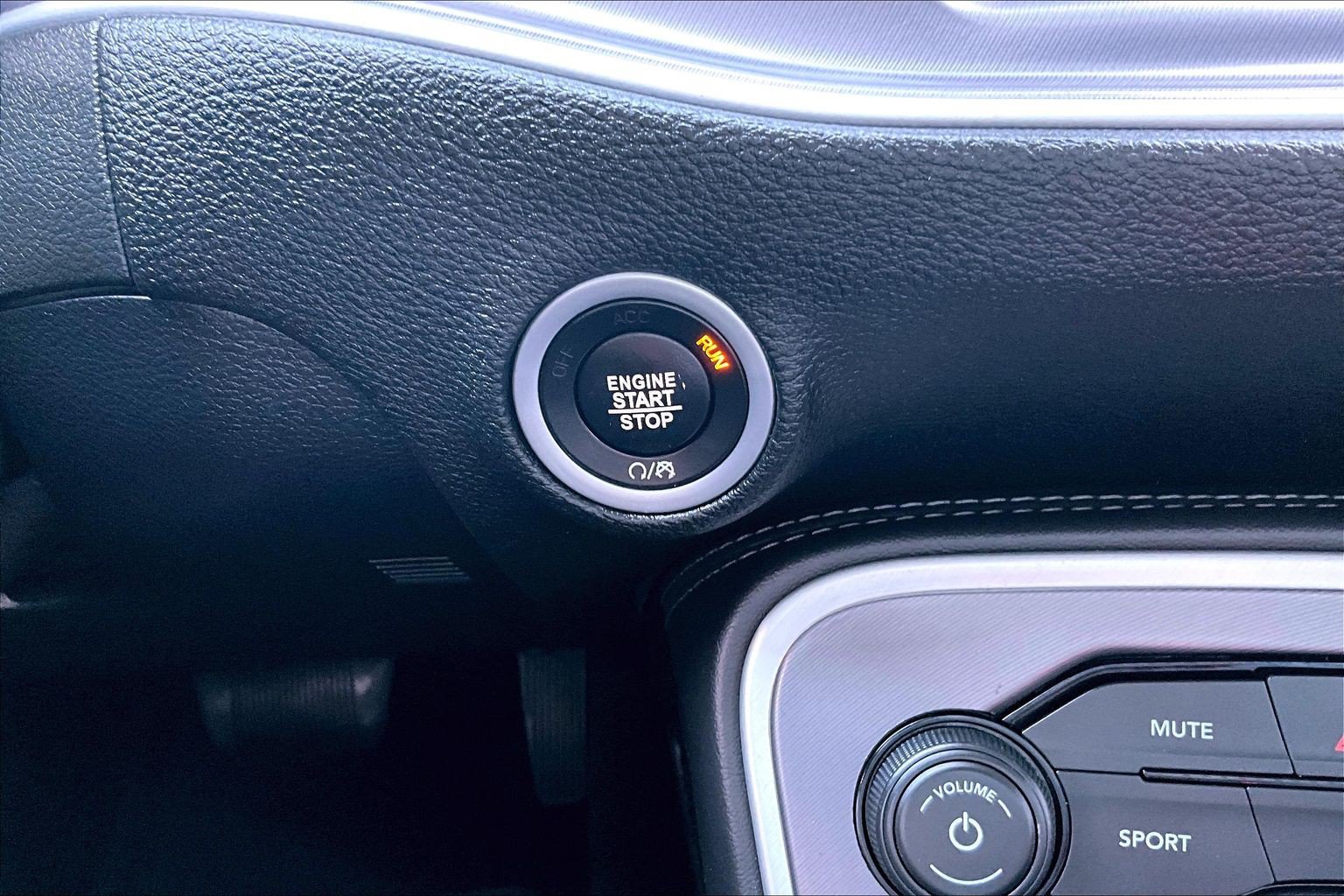 Used 2019 Dodge Challenger SXT RWD image 23