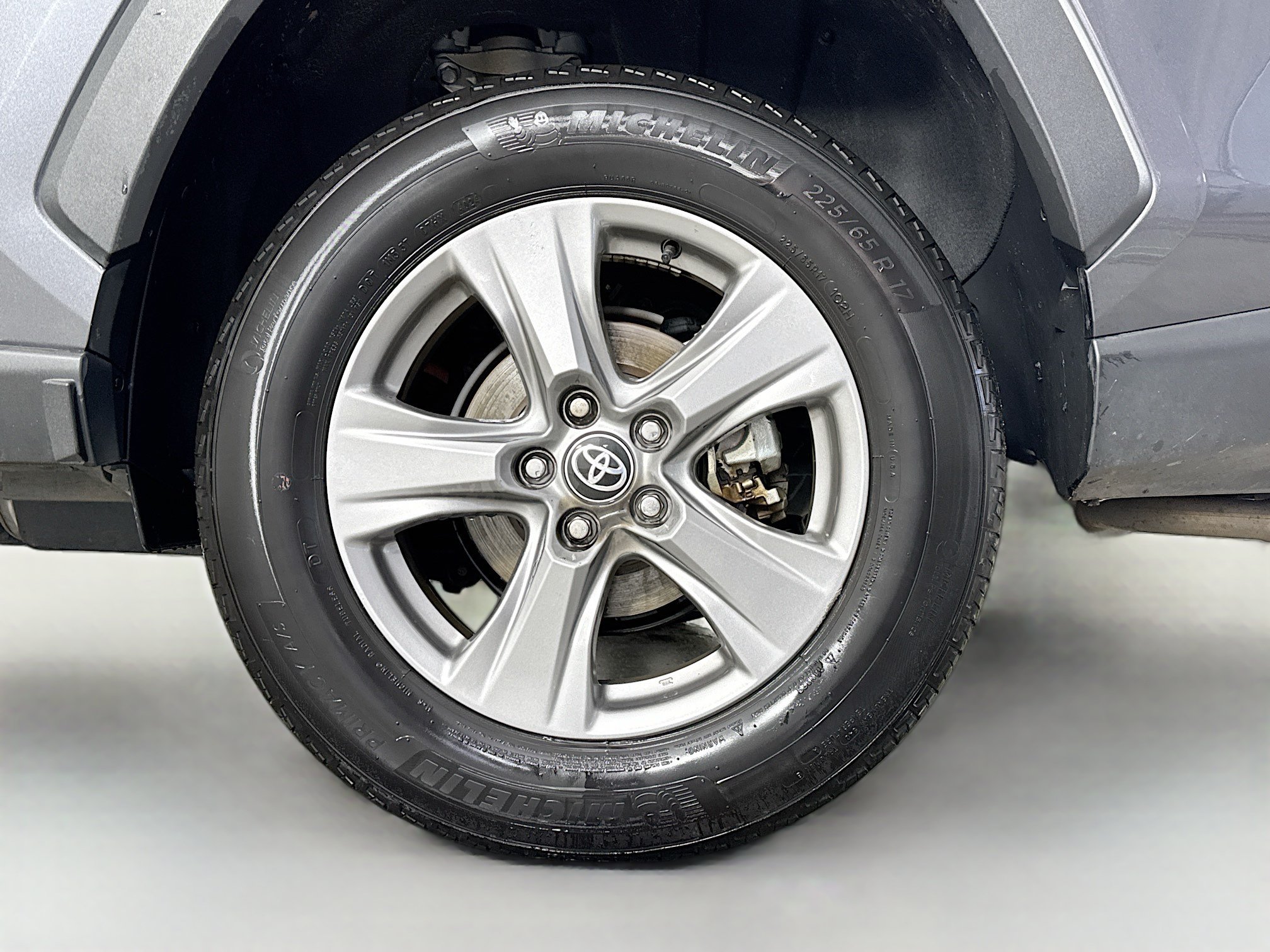 Certified 2025 Toyota RAV4 LE AWD/4WD image 29