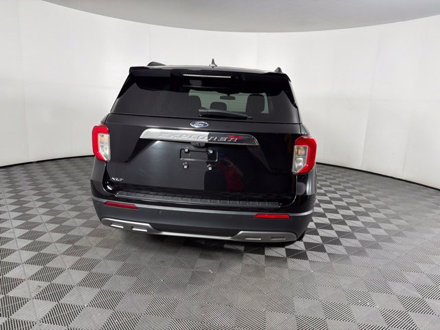 Used 2024 Ford Explorer XLT w/ Equipment Group 202A RWD image 15