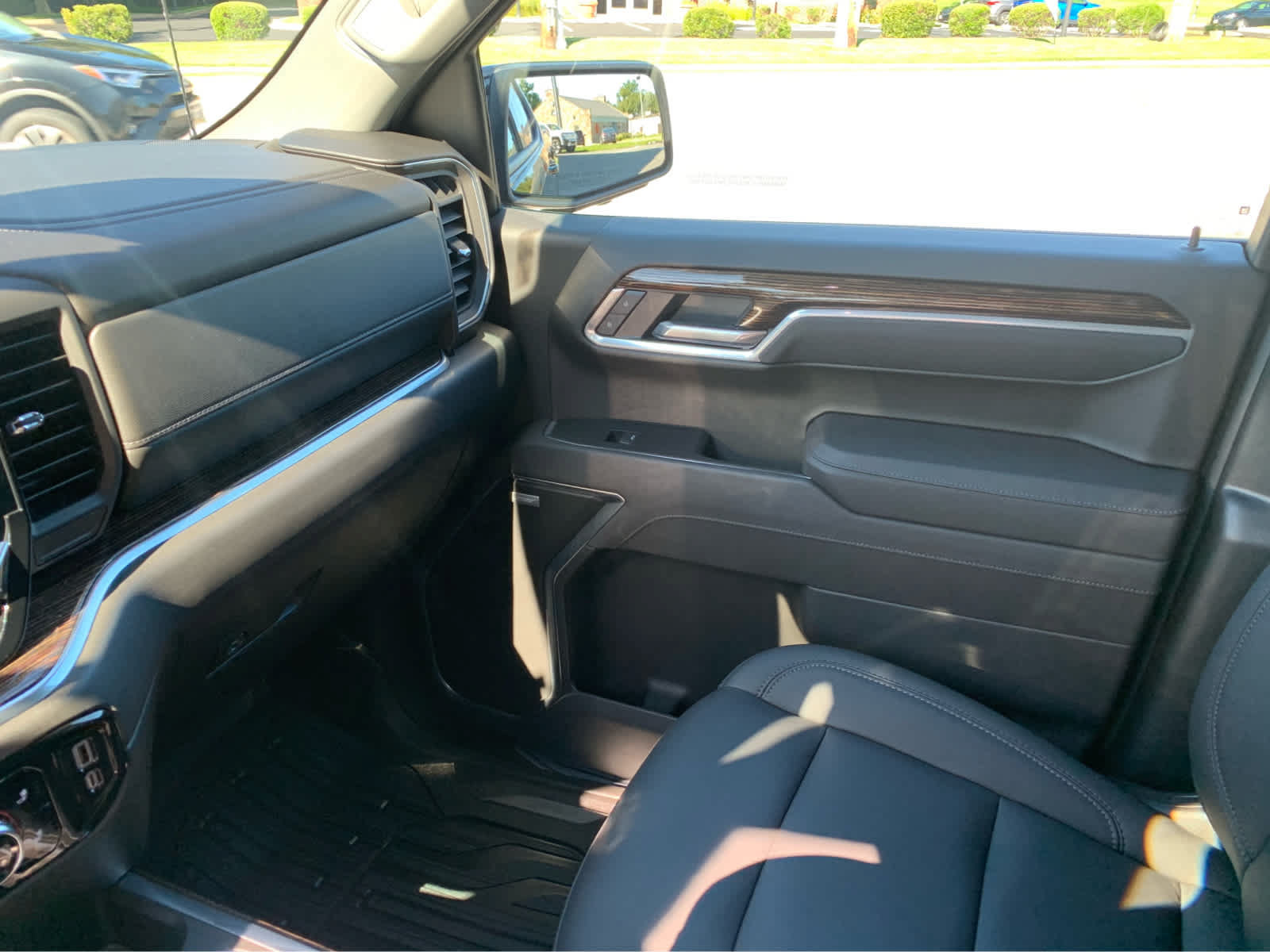Used 2025 GMC Sierra 1500 Elevation w/ Elevation Premium Package AWD/4WD image 20