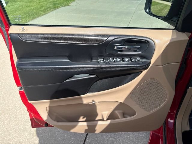 Used 2014 Dodge Grand Caravan SXT FWD image 10