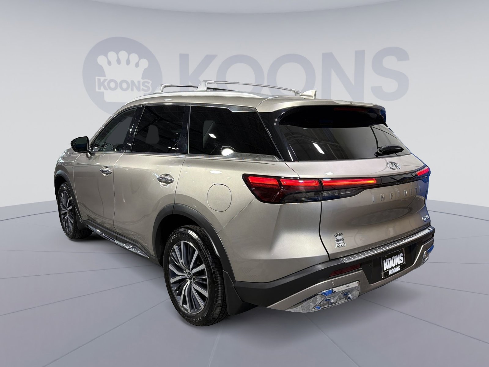 Used 2022 INFINITI QX60 Sensory w/ Cargo Package image 14