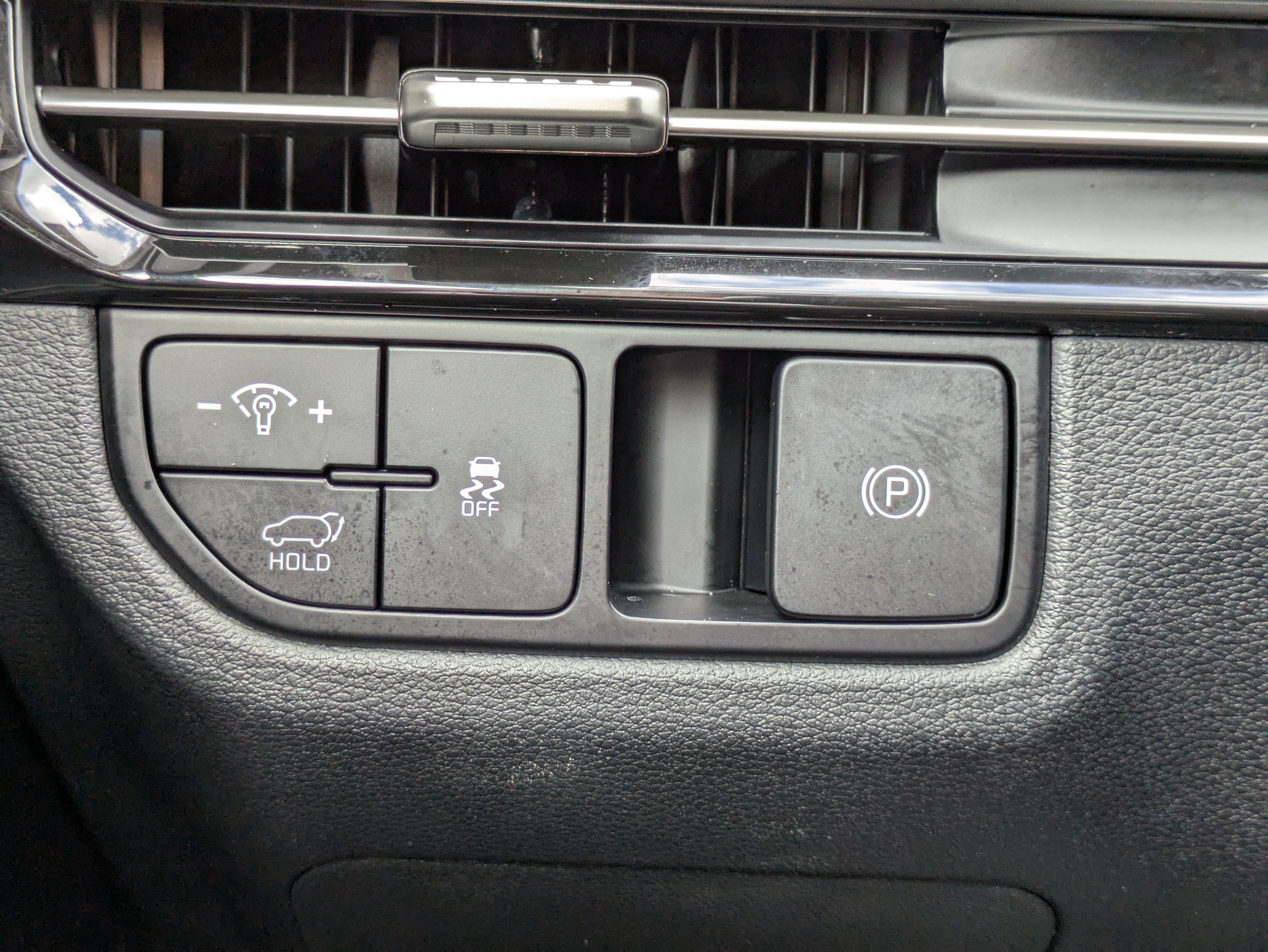 Certified 2026 Kia Sportage SX FWD image 37