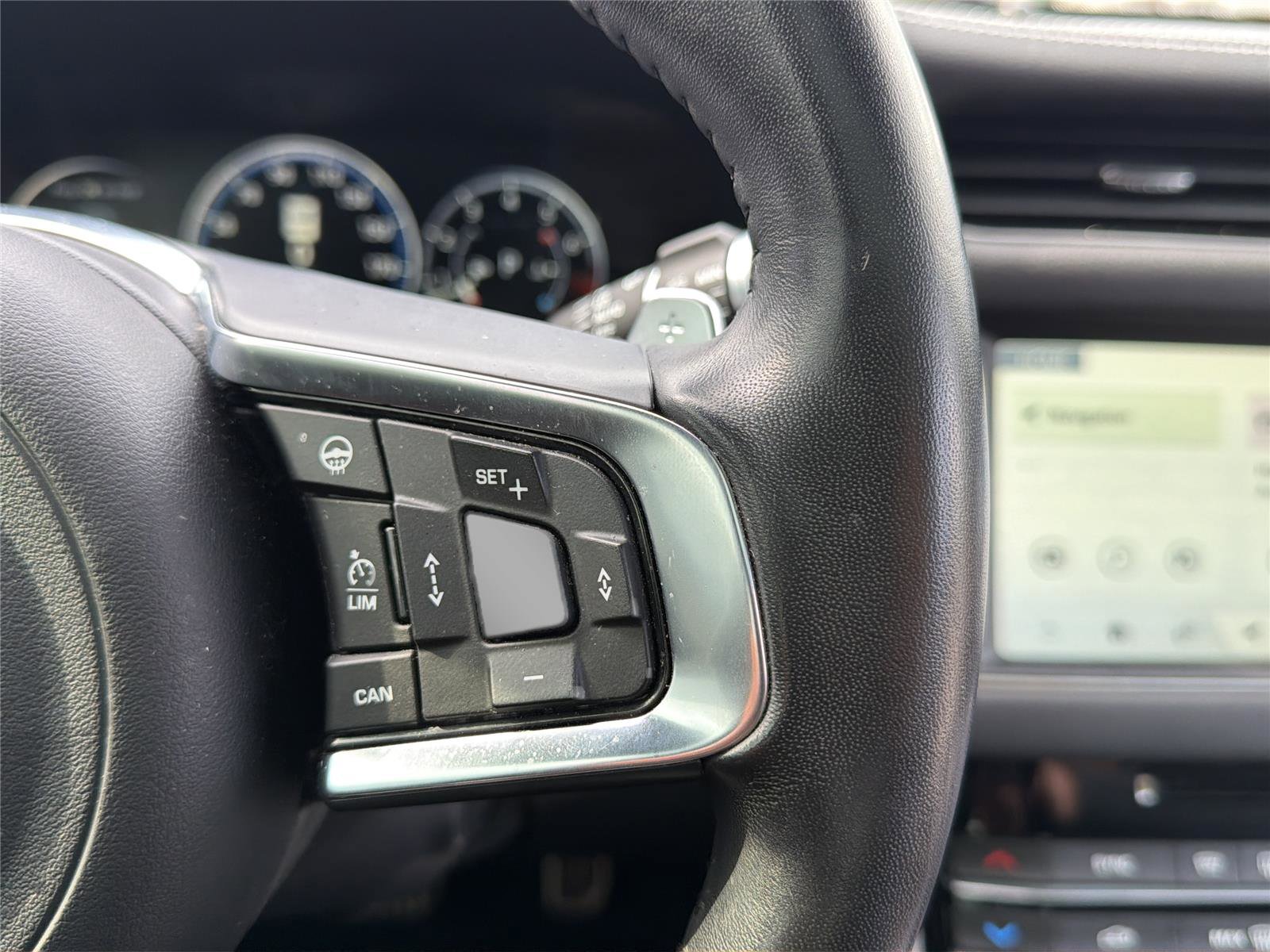 Used 2019 Jaguar XF S AWD/4WD image 17