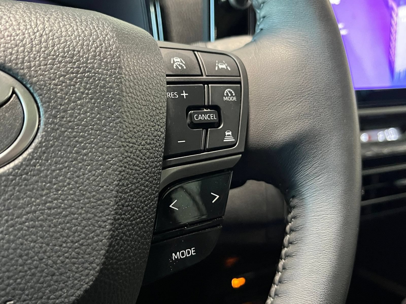 Used 2025 Toyota Camry XSE FWD image 31
