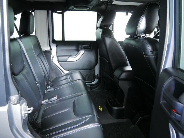 Used 2014 Jeep Wrangler Unlimited Rubicon w/ Dual Top Group AWD/4WD image 15