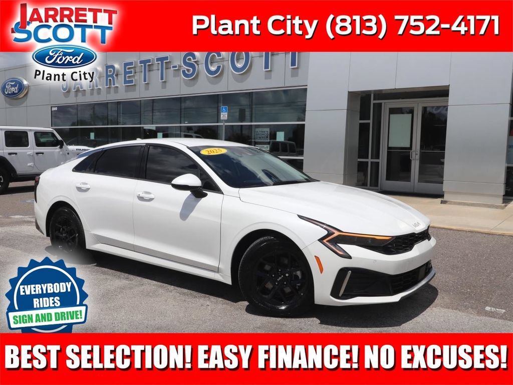 Used 2025 Kia K5 LXS FWD image 1