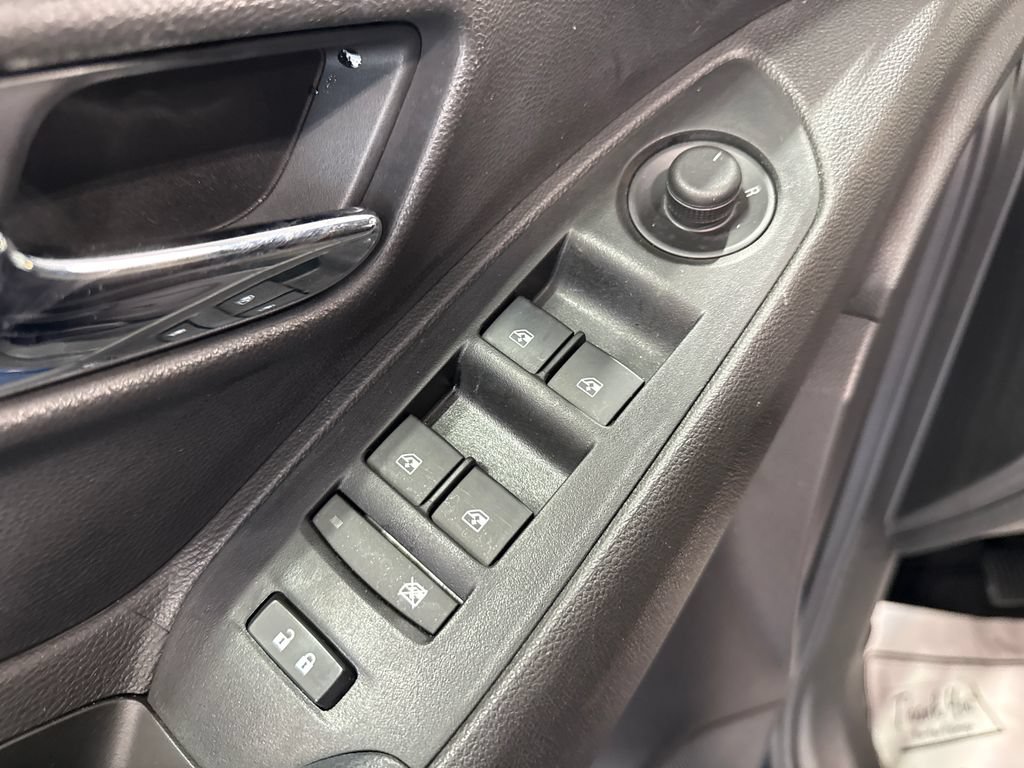 Used 2020 Chevrolet Trax LT FWD image 28