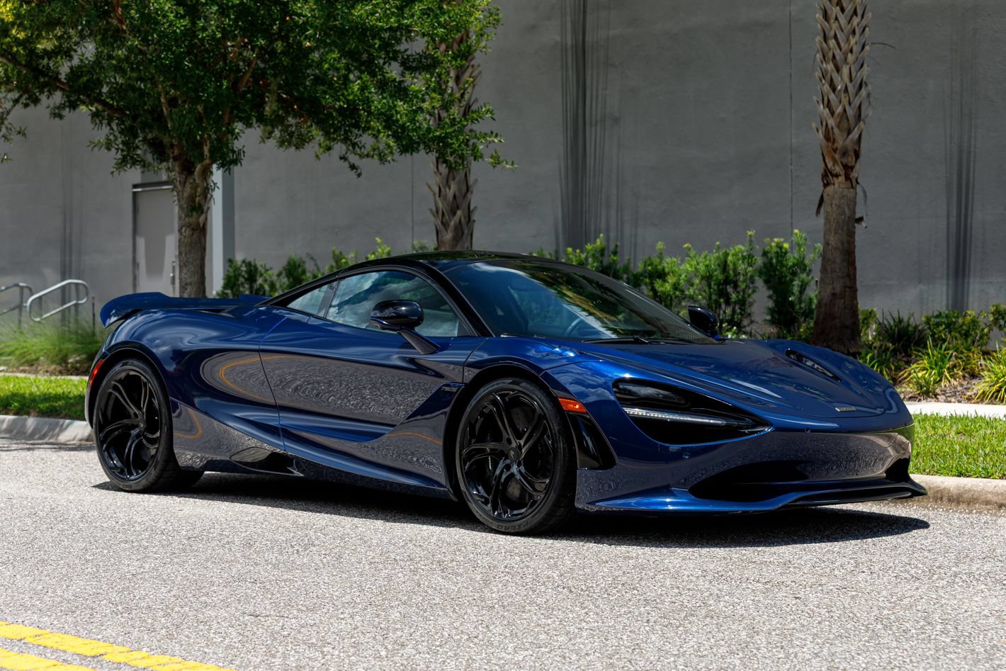 Used 2025 McLaren 750S RWD image 8