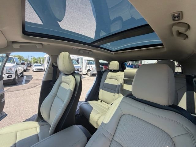 Certified 2026 Lincoln Corsair Premiere AWD/4WD image 14