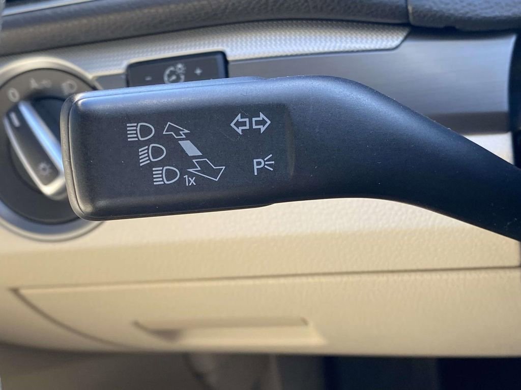 Used 2018 Volkswagen Passat 2.0T R-Line w/ R-Line Lighting Package image 20