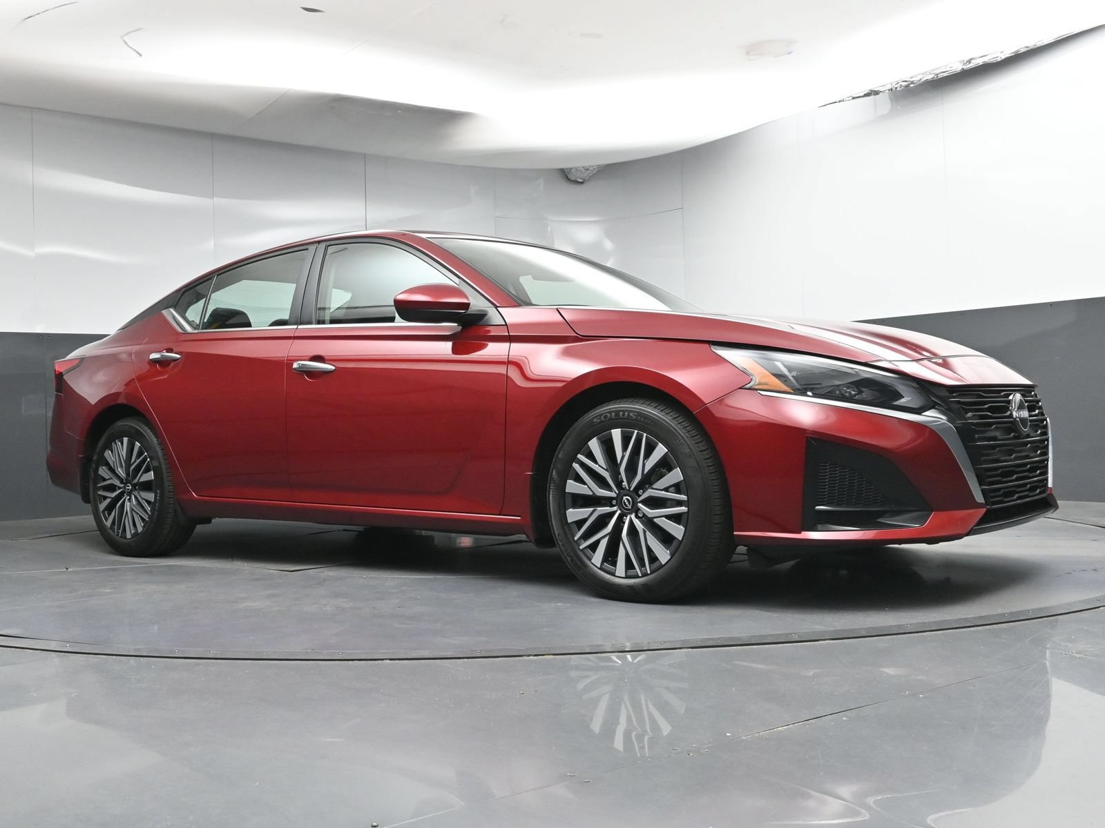 Used 2024 Nissan Altima 2.5 SV w/ SV Premium Package FWD image 24