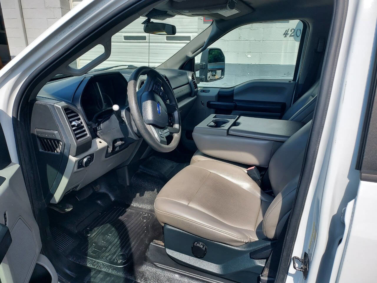 Used 2020 Ford F350 XL w/ Power Equipment Group image 9