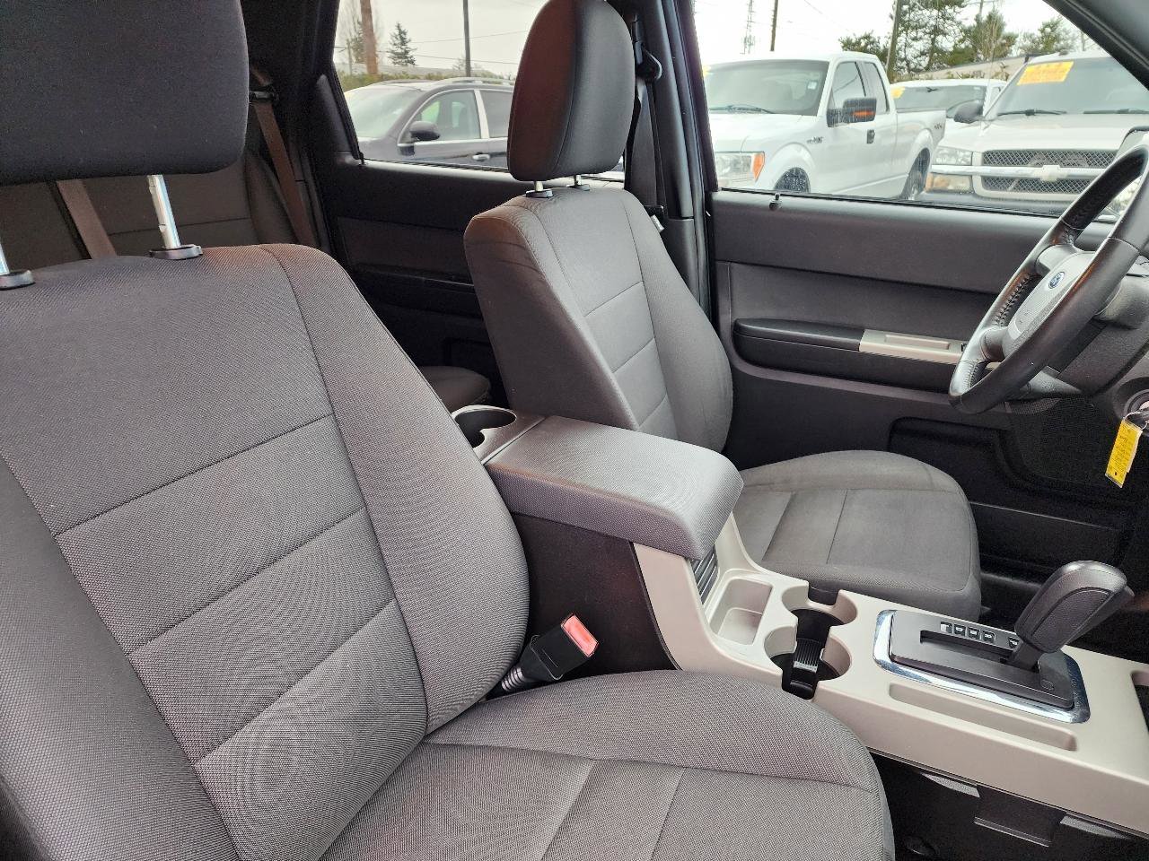 Used 2010 Ford Escape XLT image 25