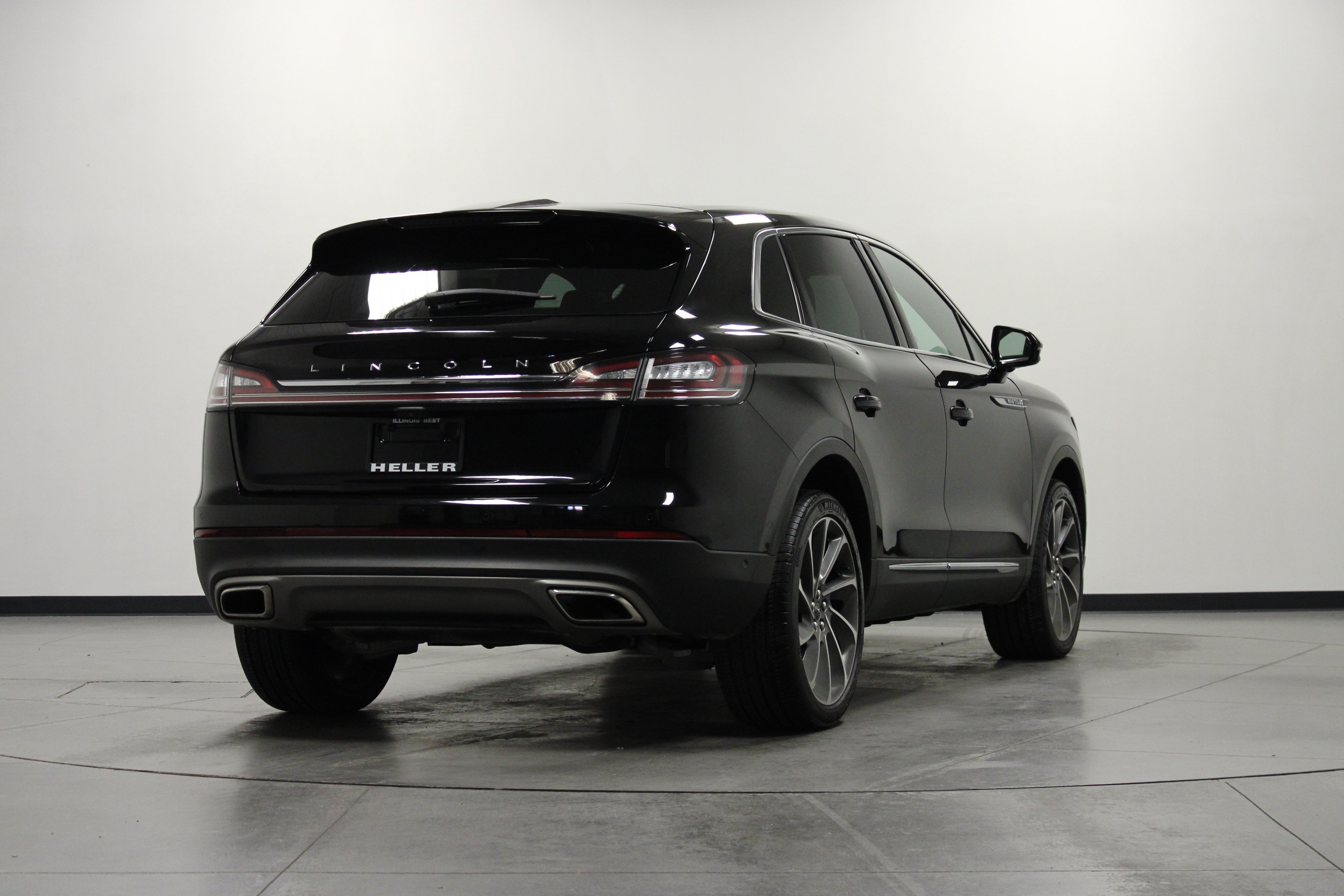 Used 2022 Lincoln Nautilus Reserve w/ Equipment Group 201A AWD/4WD image 4
