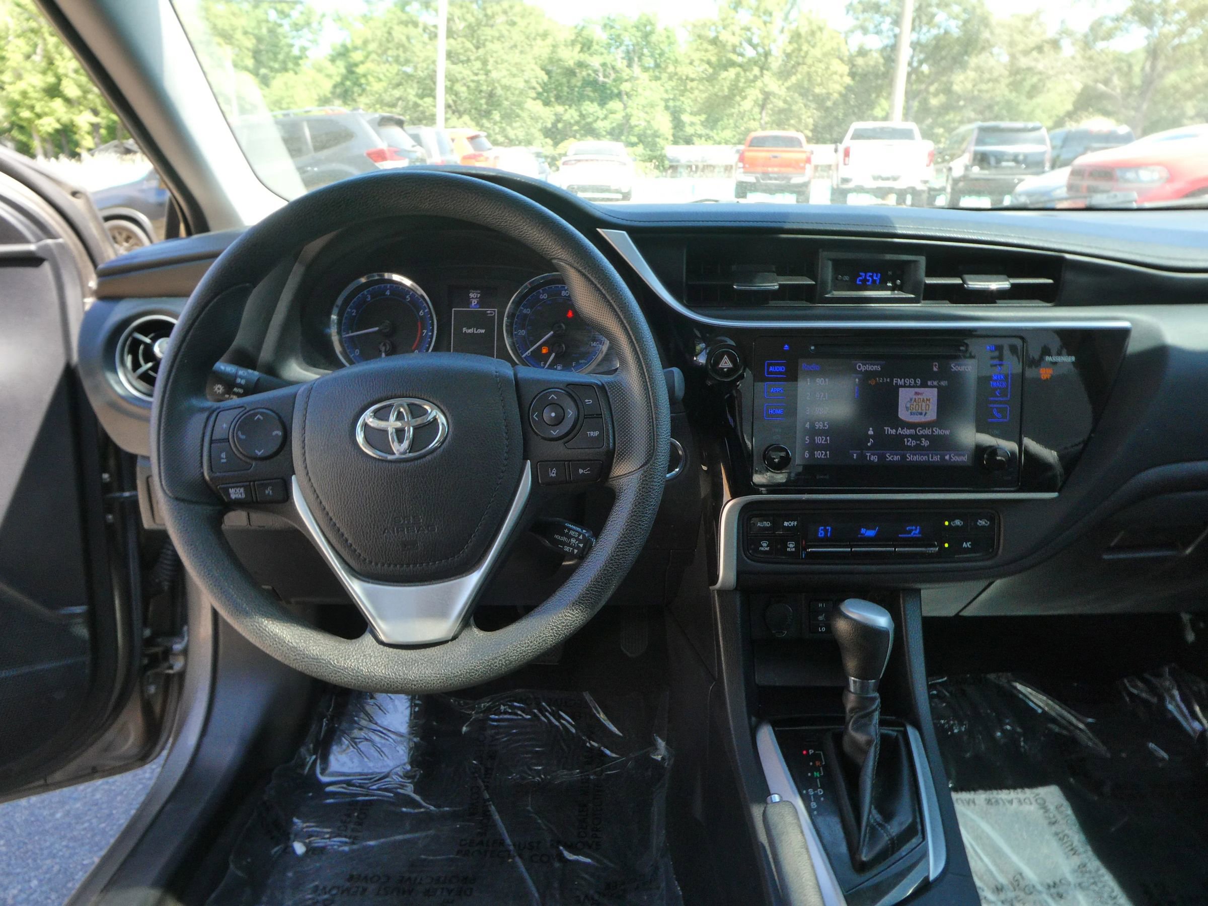 Used 2017 Toyota Corolla XLE FWD image 15