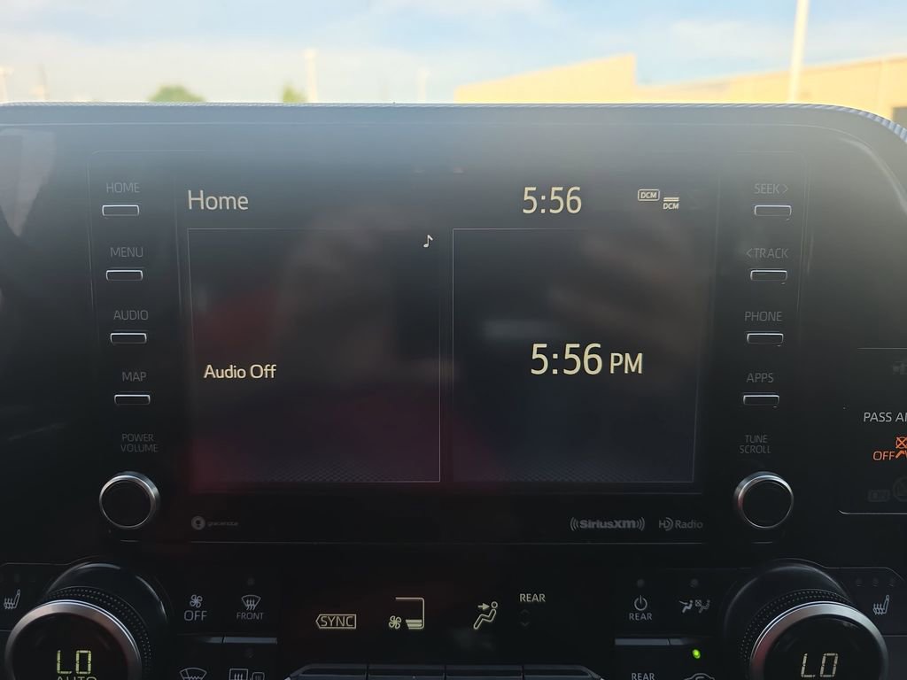 Used 2021 Toyota Highlander XSE FWD image 22