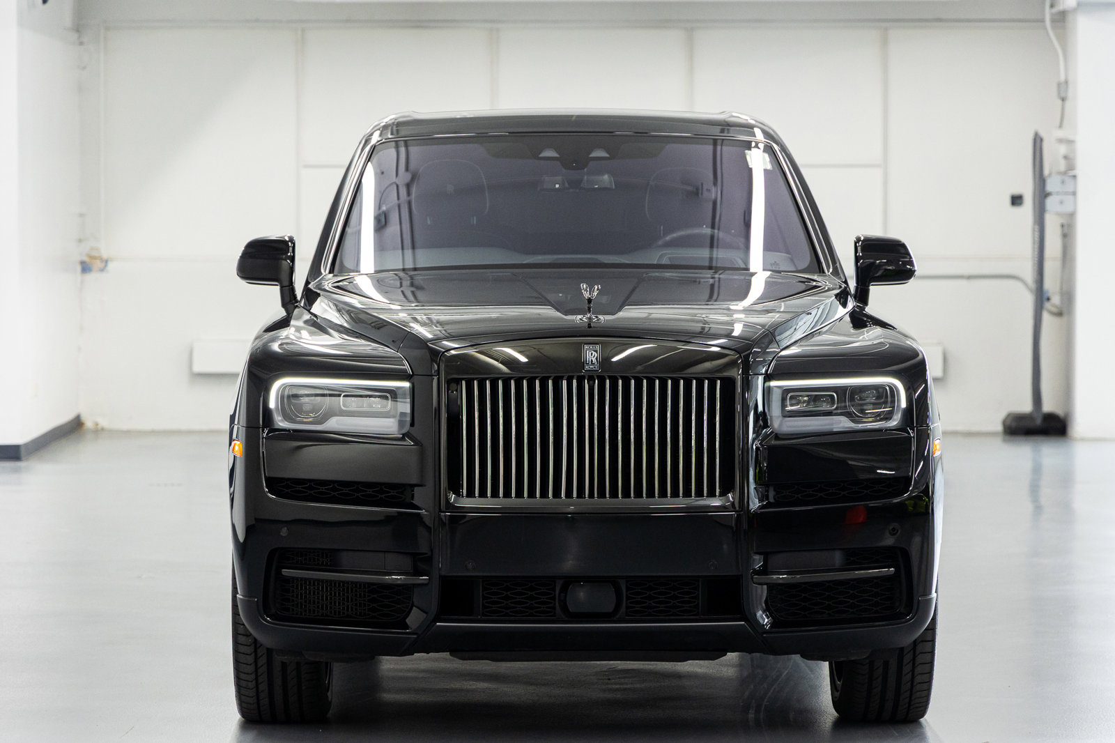 Used 2024 Rolls-Royce Cullinan Black Badge w/ Driver's Package AWD/4WD image 8