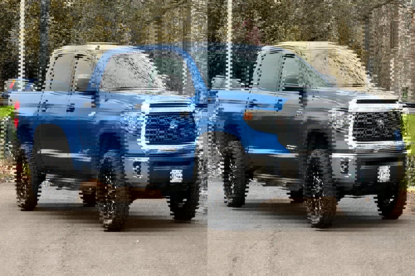 Used 2018 Toyota Tundra SR5 w/ SR5 Upgrade Package image 9