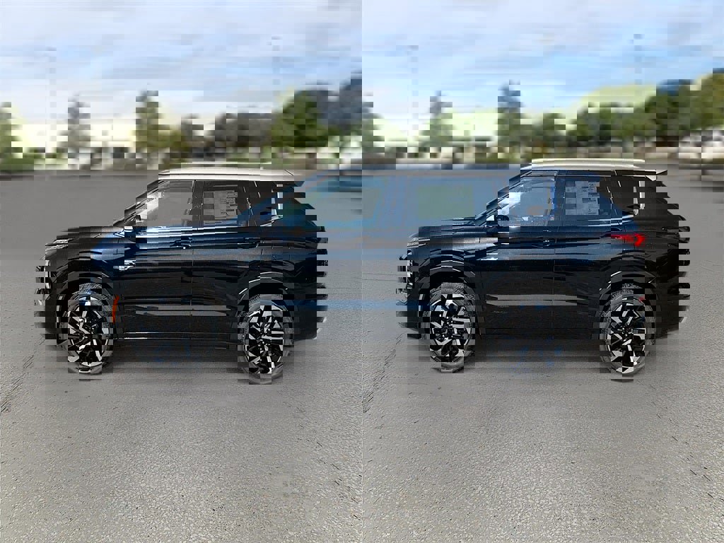 New 2025 Mitsubishi Outlander 4WD Plug-In Hybrid image 4