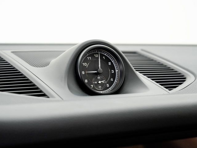 Certified 2025 Porsche Macan image 18