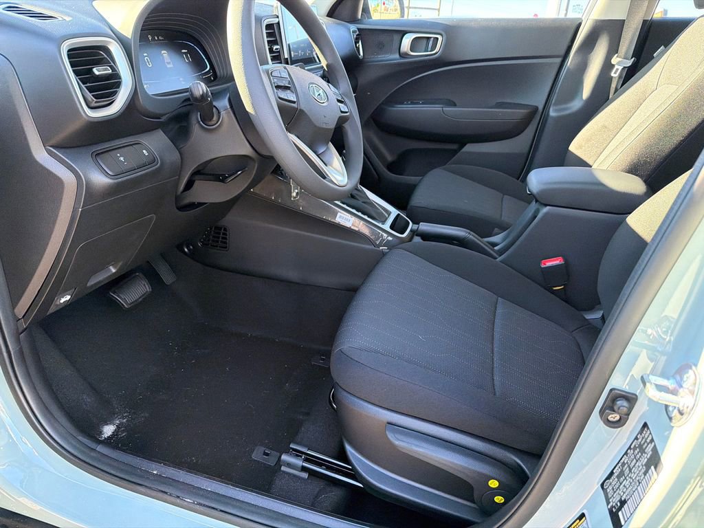 New 2026 Hyundai Venue SE image 9