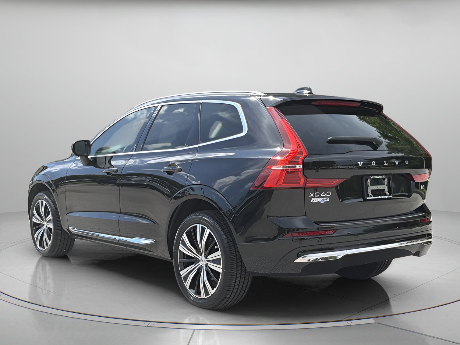 Used 2022 Volvo XC60 B5 Inscription w/ Protection Package Premier FWD image 42