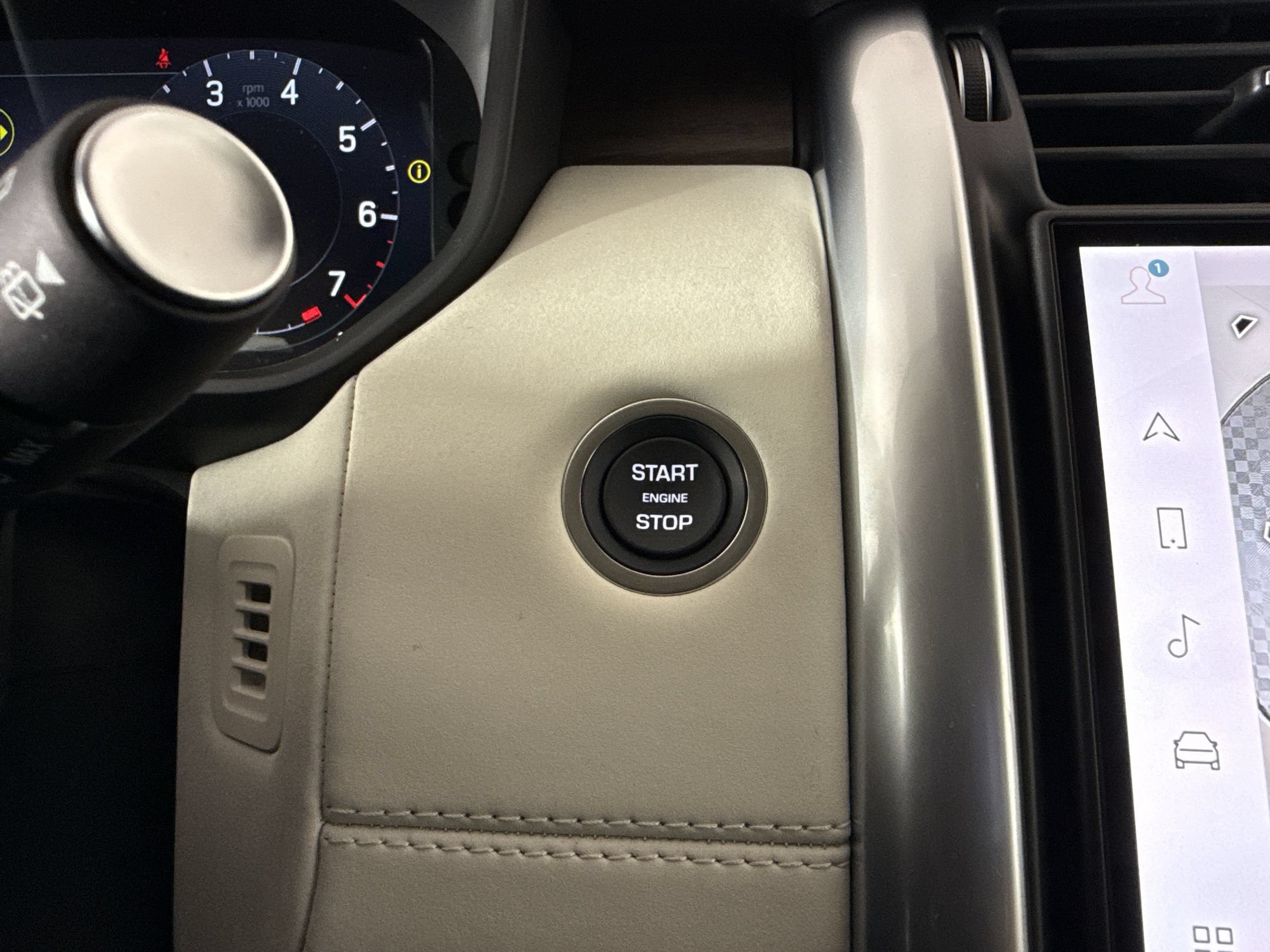 New 2026 Land Rover Discovery S AWD/4WD image 16