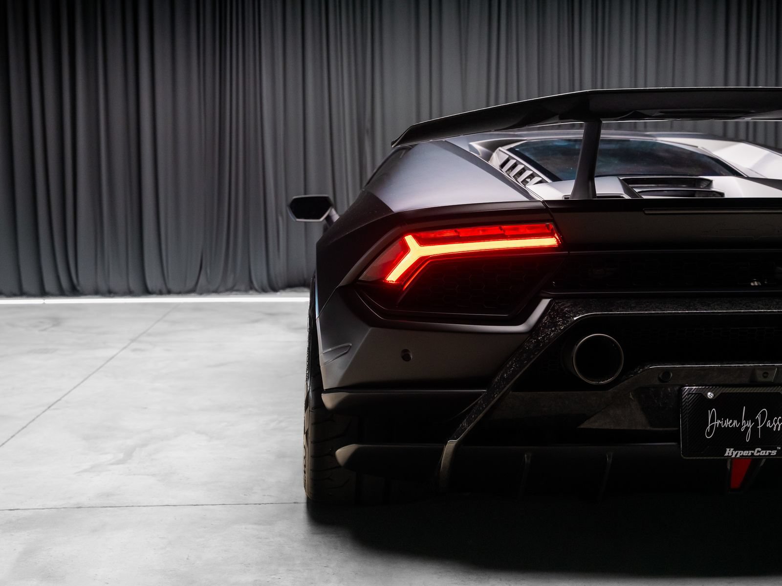 Used 2018 Lamborghini Huracan Performante AWD/4WD image 49