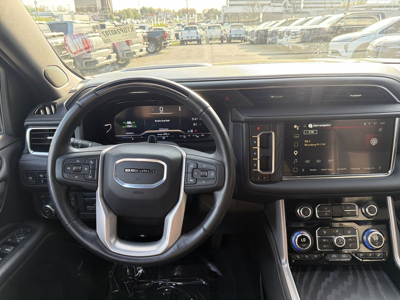 Used 2024 GMC Yukon XL Denali w/ Denali Reserve Package image 16