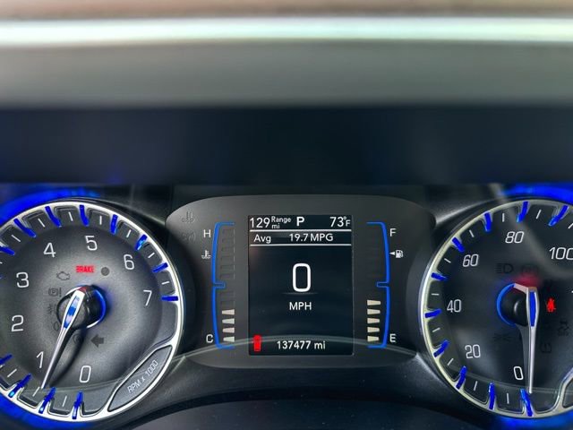 Used 2017 Chrysler Pacifica Touring-L image 16