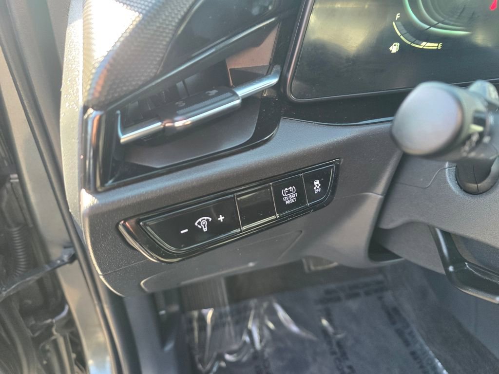 Used 2025 Kia Niro EX image 17