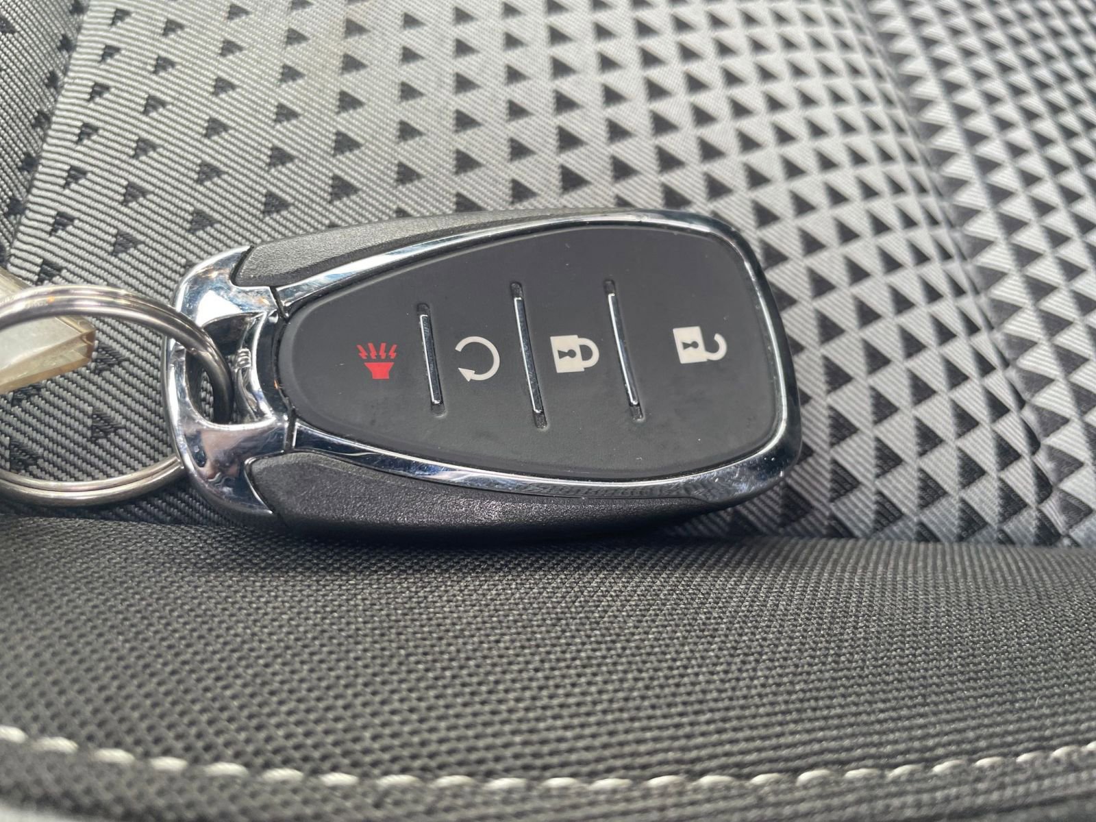 Used 2025 Chevrolet Trax LT image 18