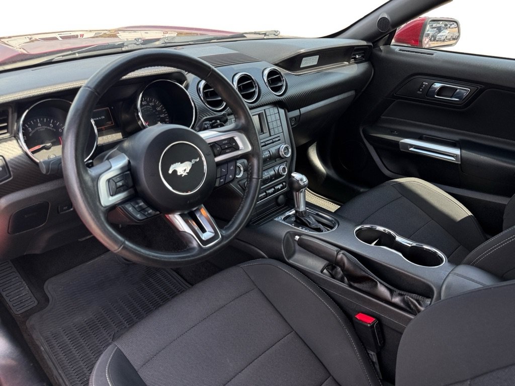 Used 2017 Ford Mustang Coupe RWD image 10