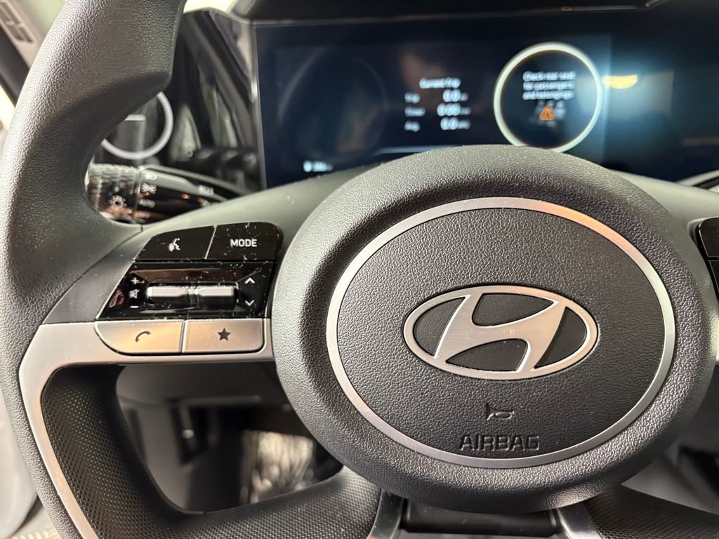Used 2024 Hyundai Elantra SEL image 23