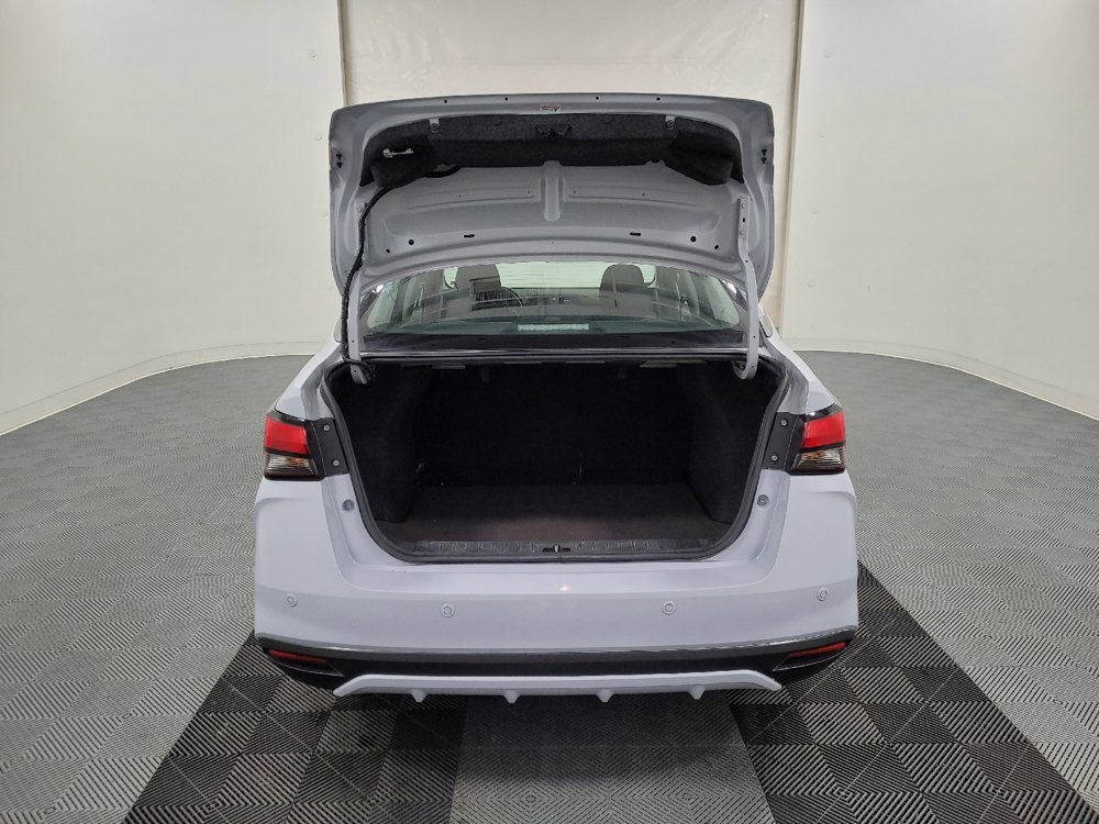 Used 2023 Nissan Versa SR w/ Trunk Package image 29