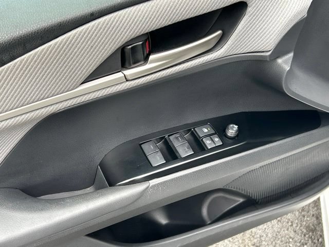 Used 2025 Toyota Camry SE AWD/4WD image 23